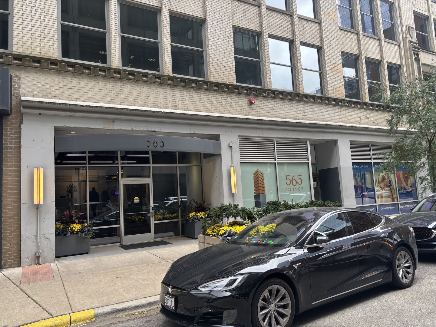 565 W Quincy Street #1216, Chicago, IL 60661