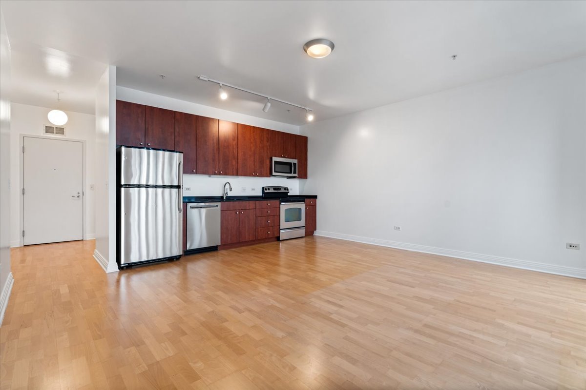 565 W Quincy Street #1216, Chicago, IL 60661