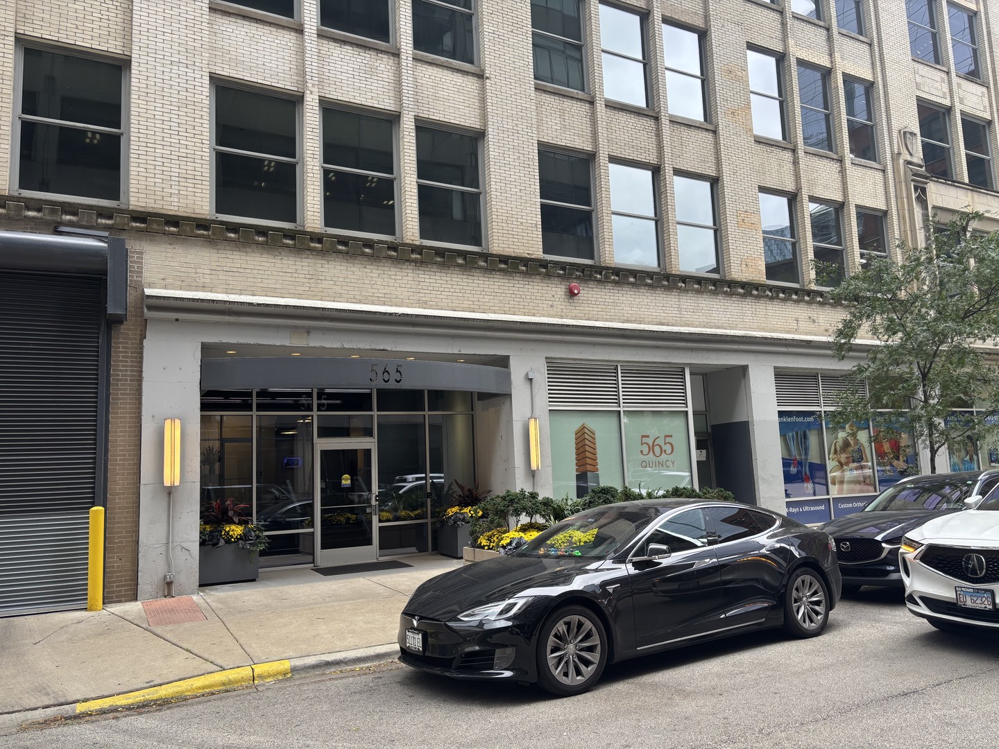 565 W Quincy Street #1216, Chicago, IL 60661