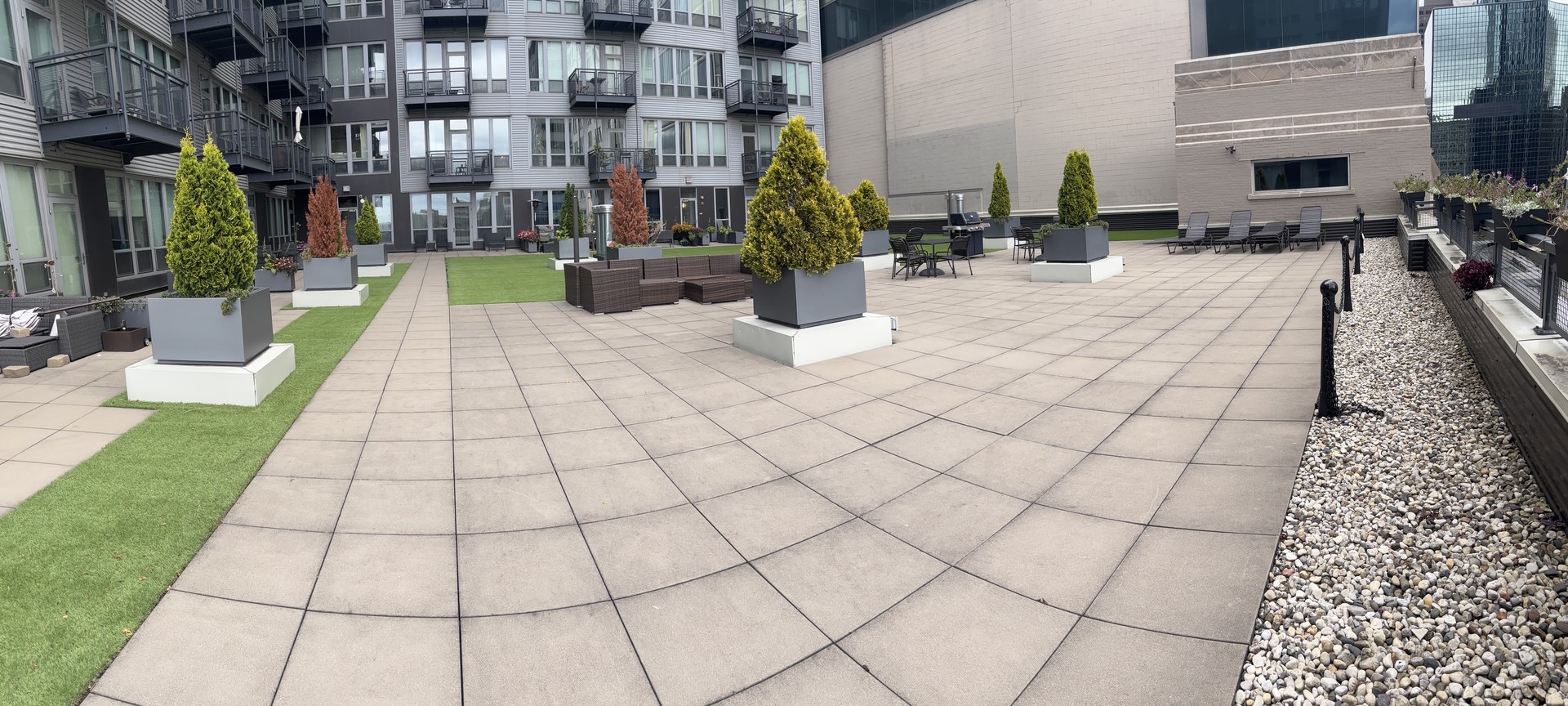 565 W Quincy Street #1216, Chicago, IL 60661