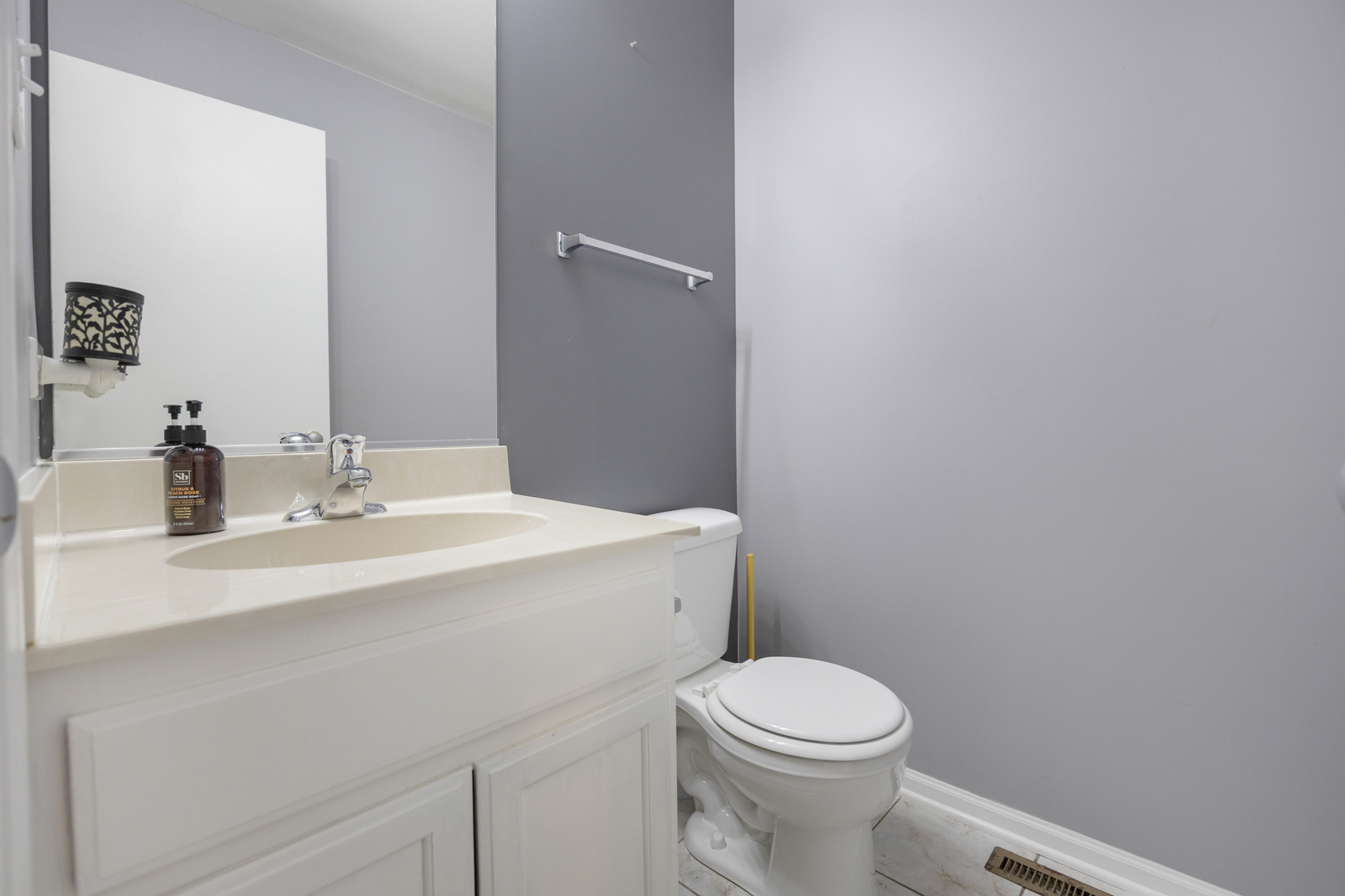 1014 Edinburgh Court, Joliet, IL 60431