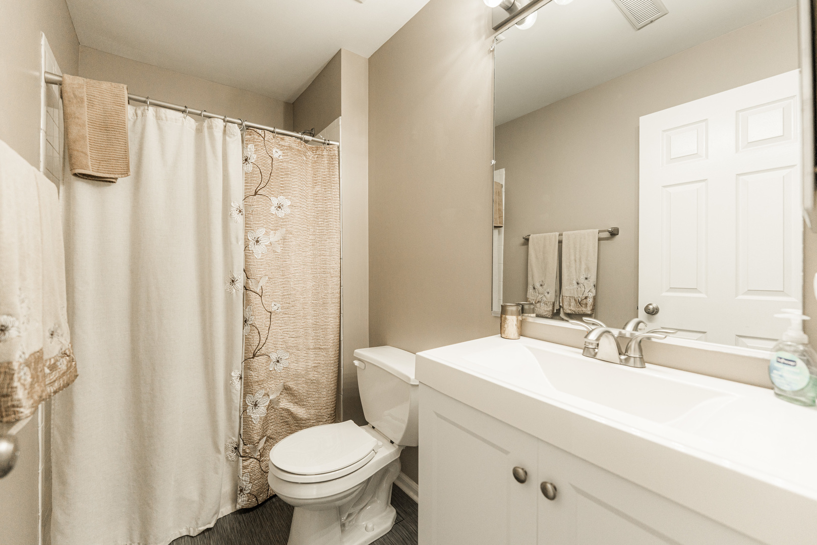 947 Aspen Drive, Lombard, IL 60148