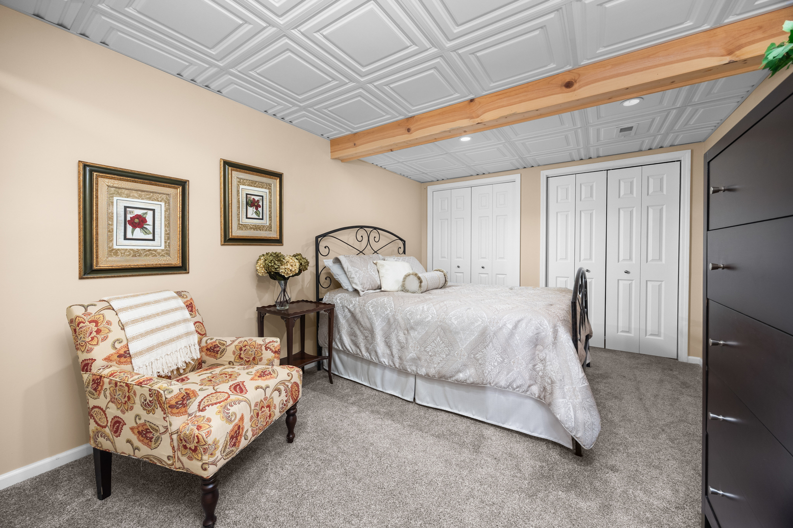 245 Garden Drive, Elgin, IL 60124