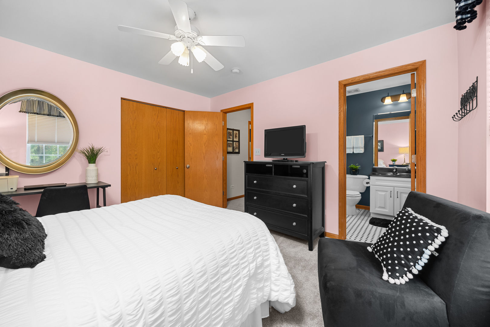 245 Garden Drive, Elgin, IL 60124