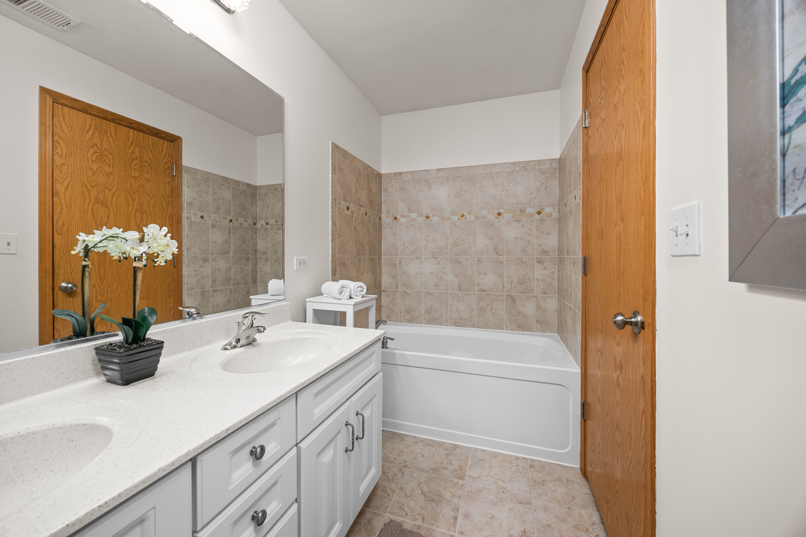 245 Garden Drive, Elgin, IL 60124