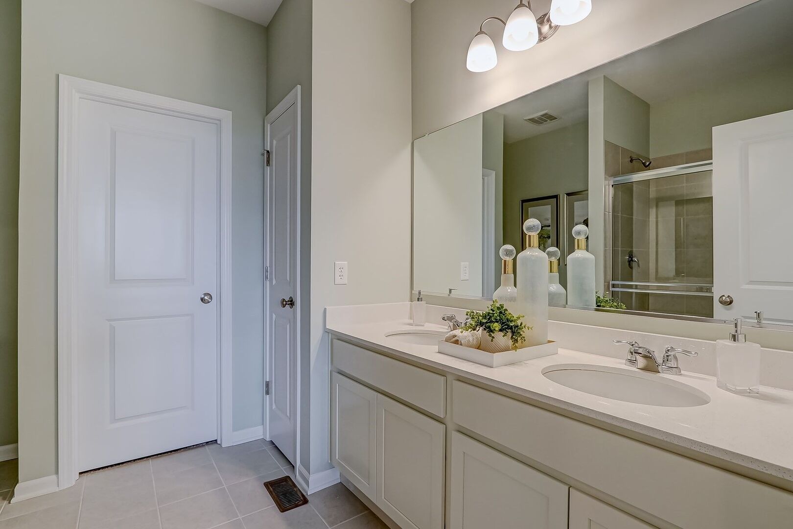 1638 Patterson Avenue, North Aurora, IL 60542