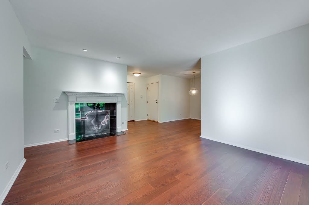 1251 Williamsburg Drive #D-1, Schaumburg, IL 60193