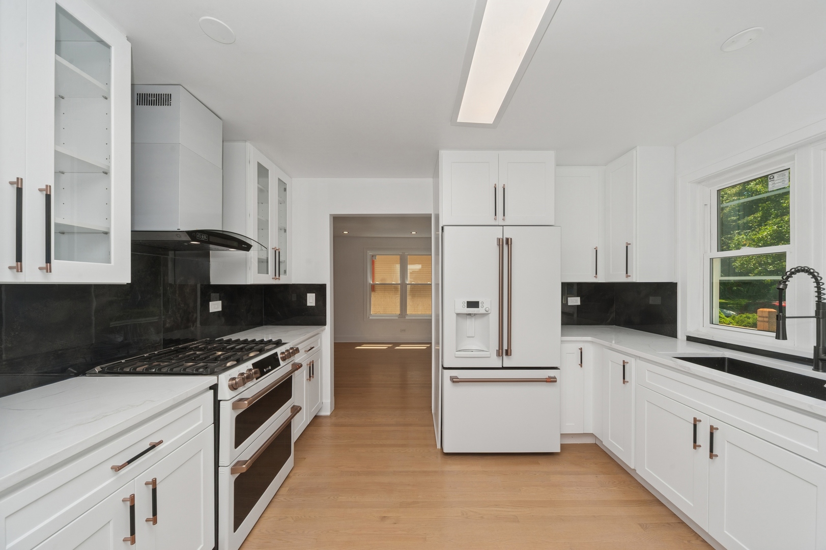 1037 Dodge Avenue, Evanston, IL 60202