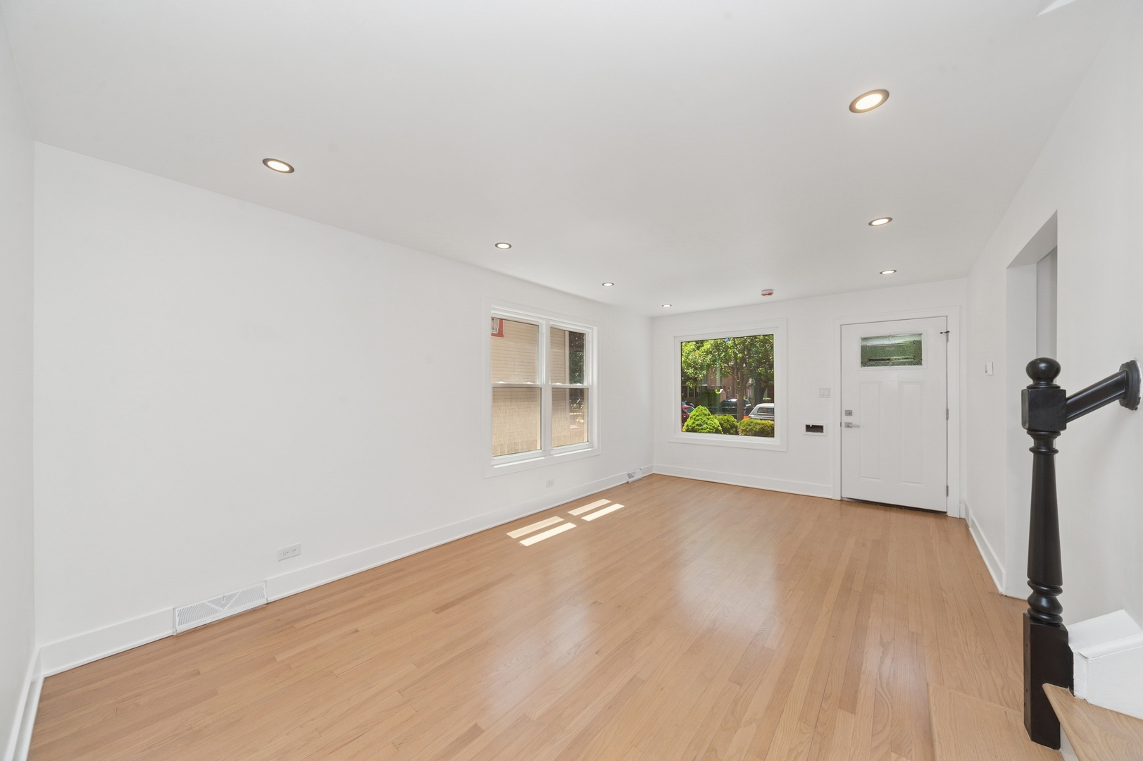 1037 Dodge Avenue, Evanston, IL 60202