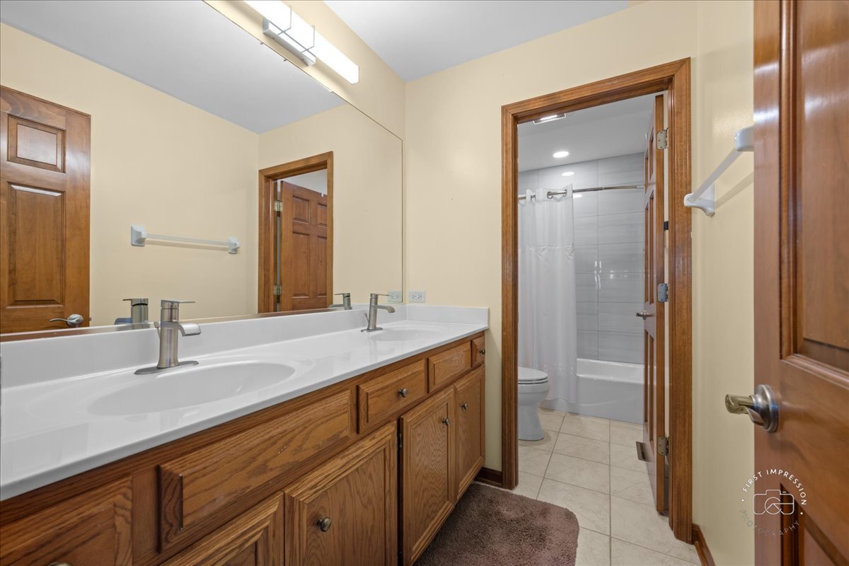 1404 Chelsea Lane, Naperville, IL 60565