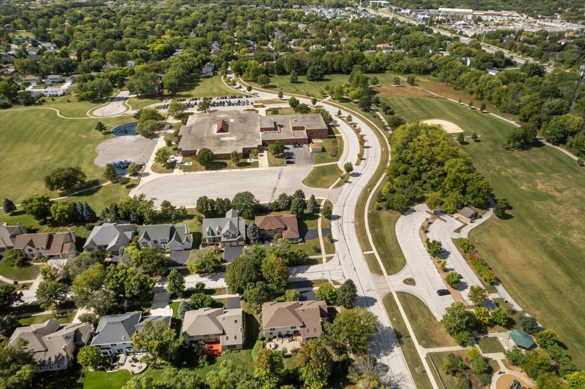 1404 Chelsea Lane, Naperville, IL 60565