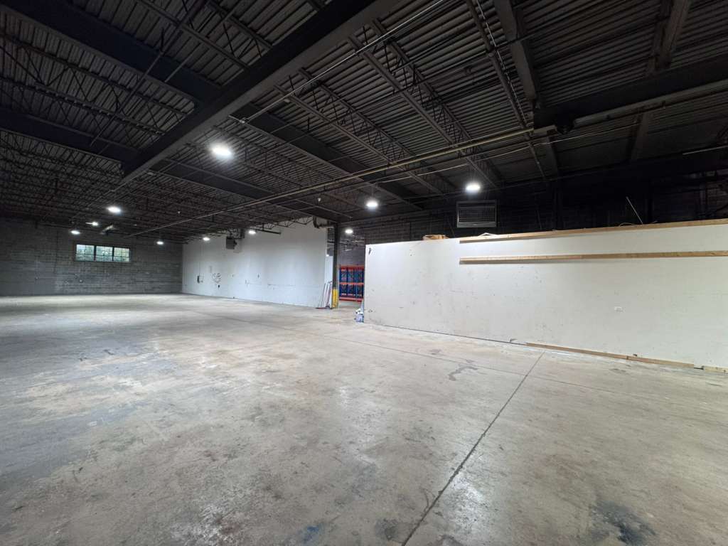 7460 W 100th Place, Bridgeview, IL 60455