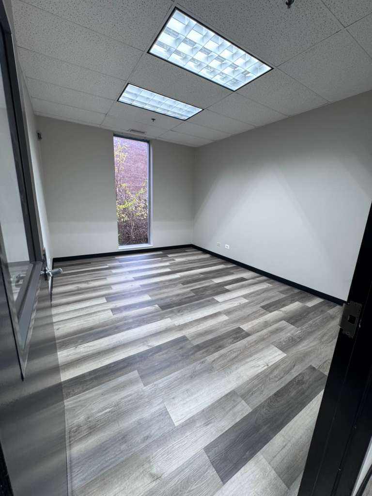 7460 W 100th Place, Bridgeview, IL 60455