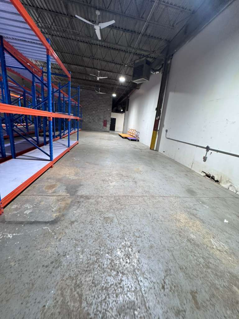 7460 W 100th Place, Bridgeview, IL 60455