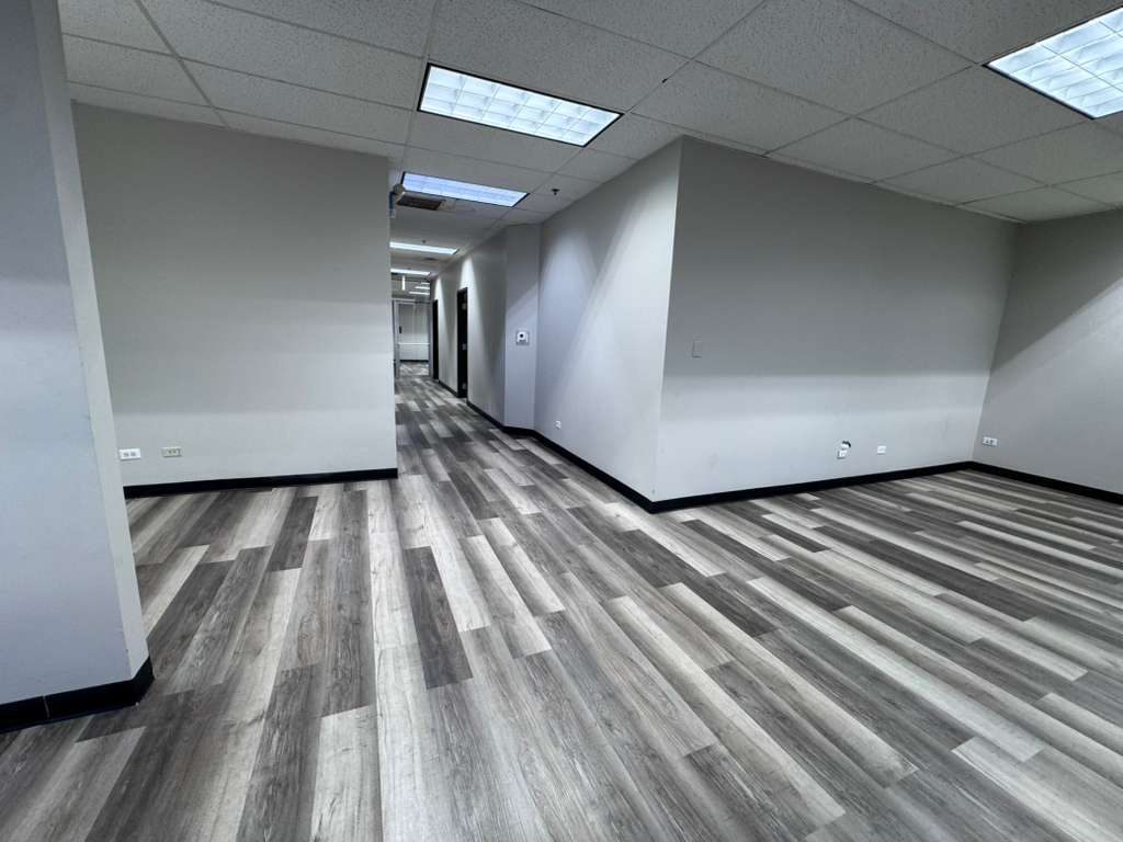 7460 W 100th Place, Bridgeview, IL 60455