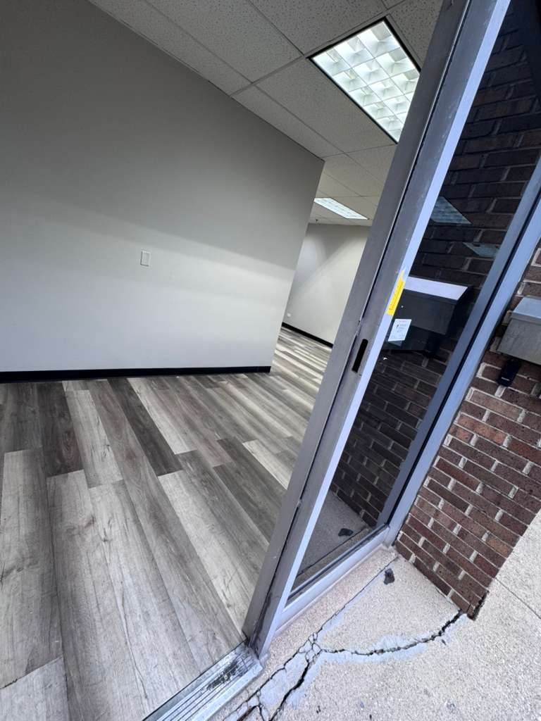 7460 W 100th Place, Bridgeview, IL 60455