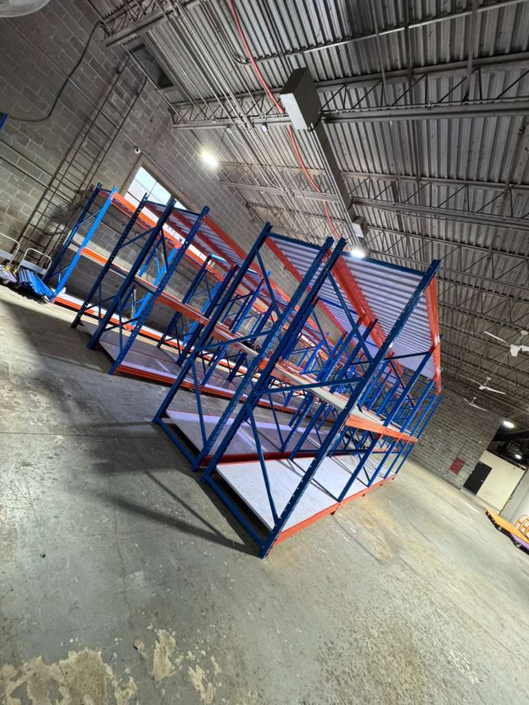 7460 W 100th Place, Bridgeview, IL 60455