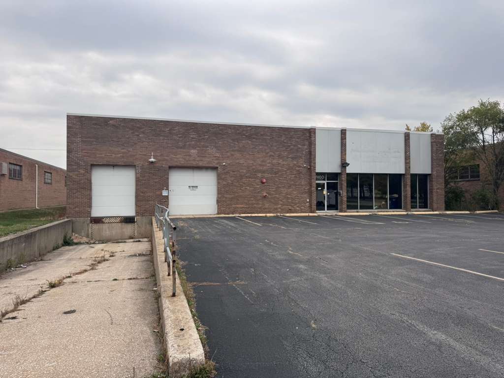 7460 W 100th Place, Bridgeview, IL 60455