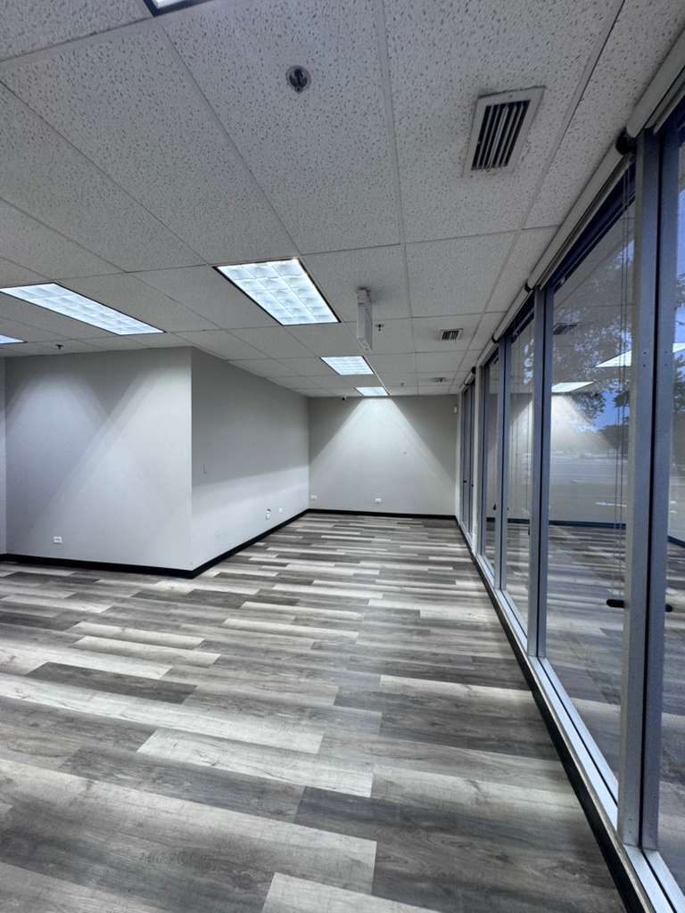 7460 W 100th Place, Bridgeview, IL 60455