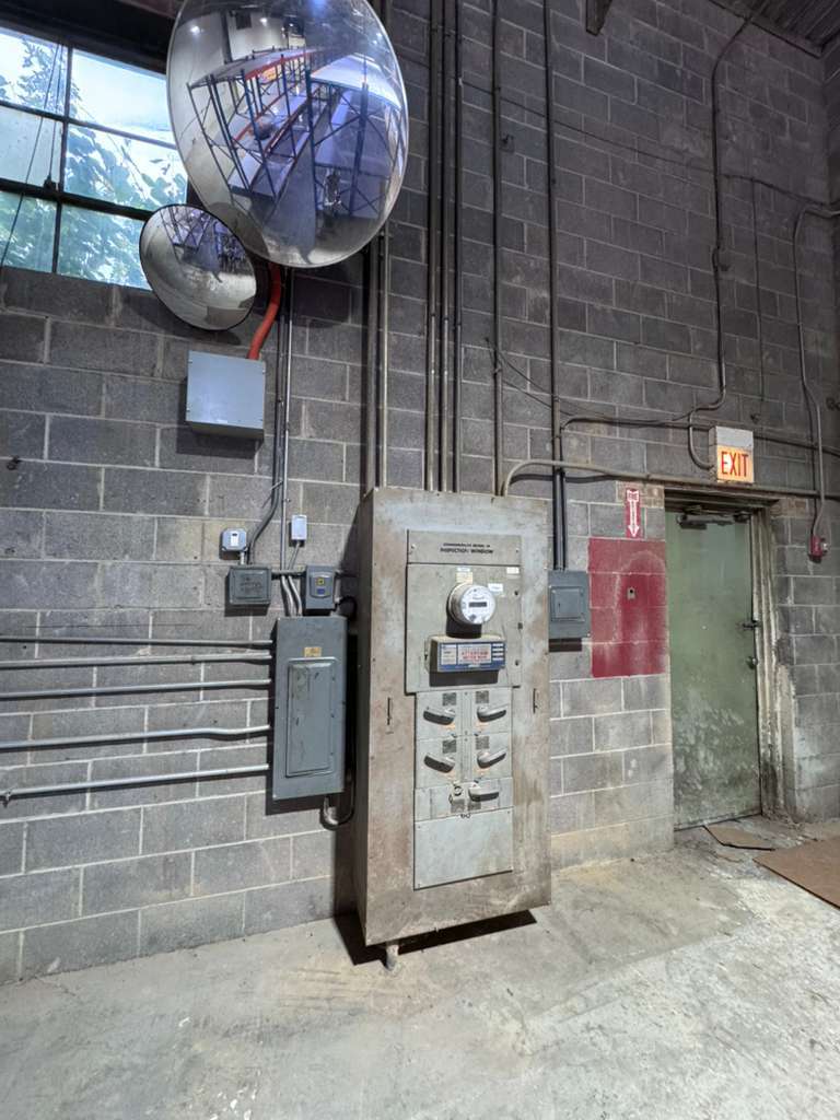 7460 W 100th Place, Bridgeview, IL 60455