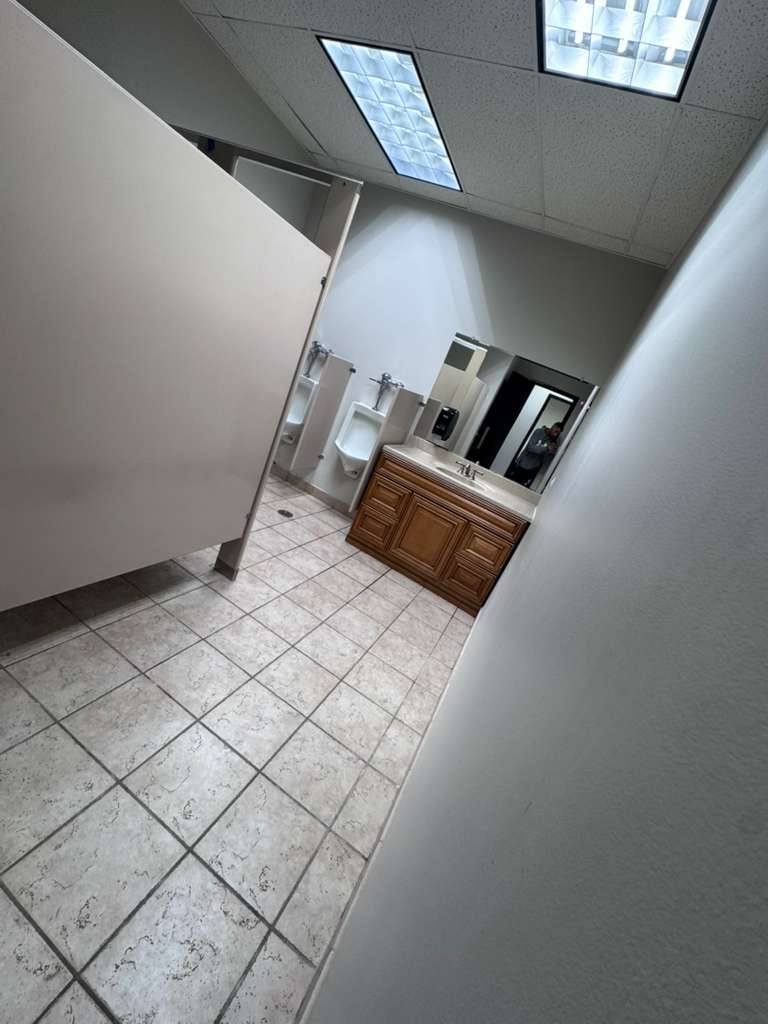 7460 W 100th Place, Bridgeview, IL 60455