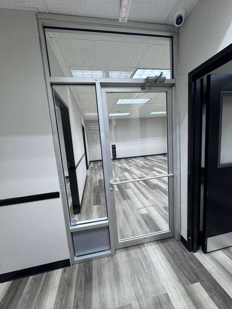 7460 W 100th Place, Bridgeview, IL 60455