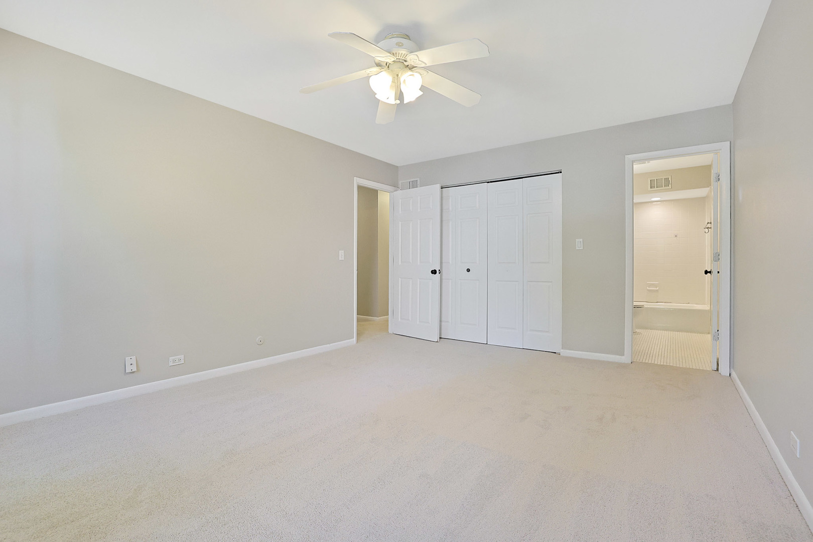 520 Shorely Drive #203, Barrington, IL 60010