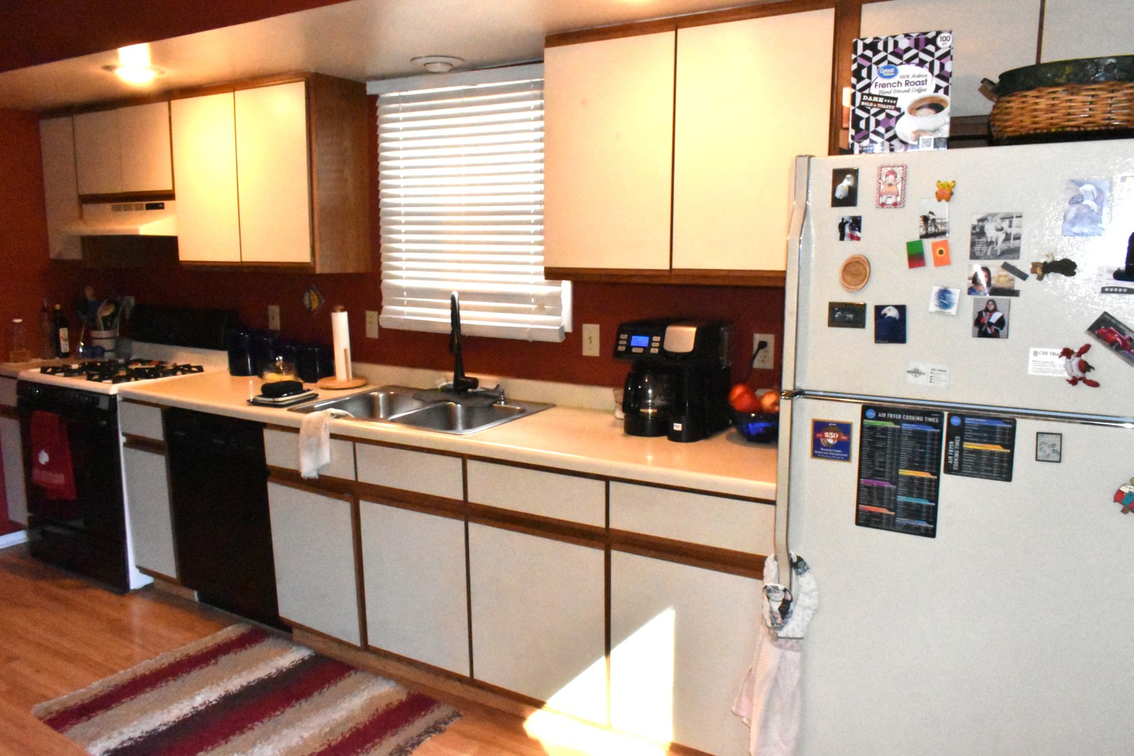 1316 S Hinshaw Avenue, Bloomington, IL 61701