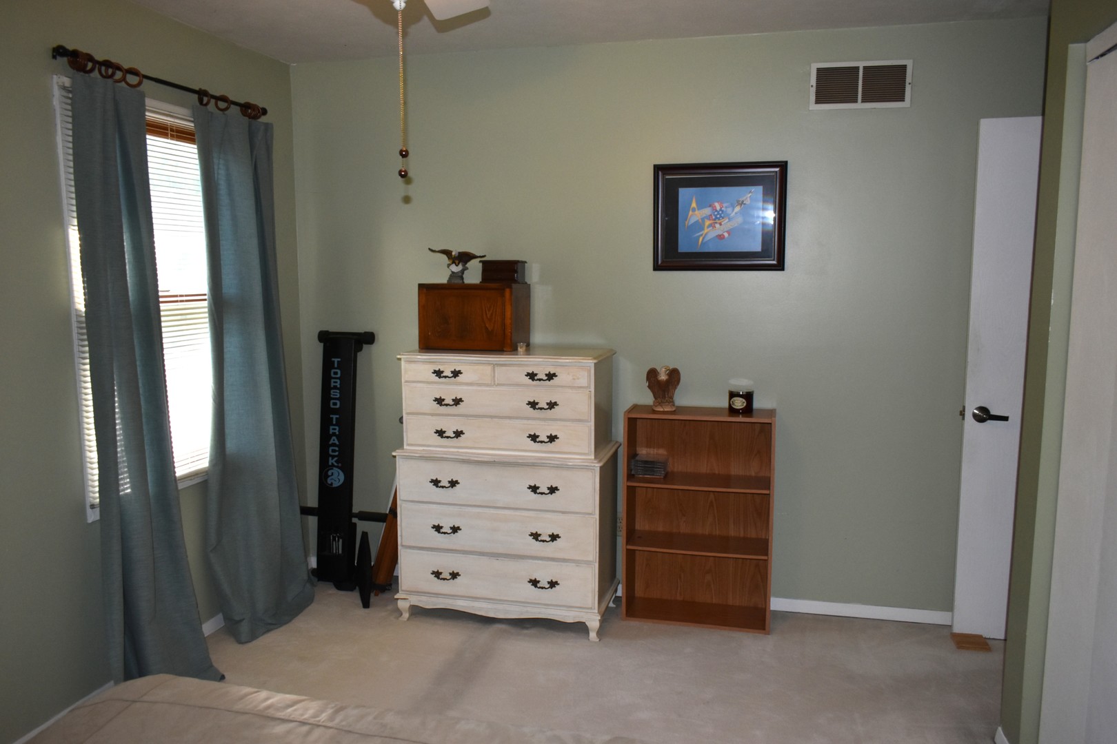 1316 S Hinshaw Avenue, Bloomington, IL 61701