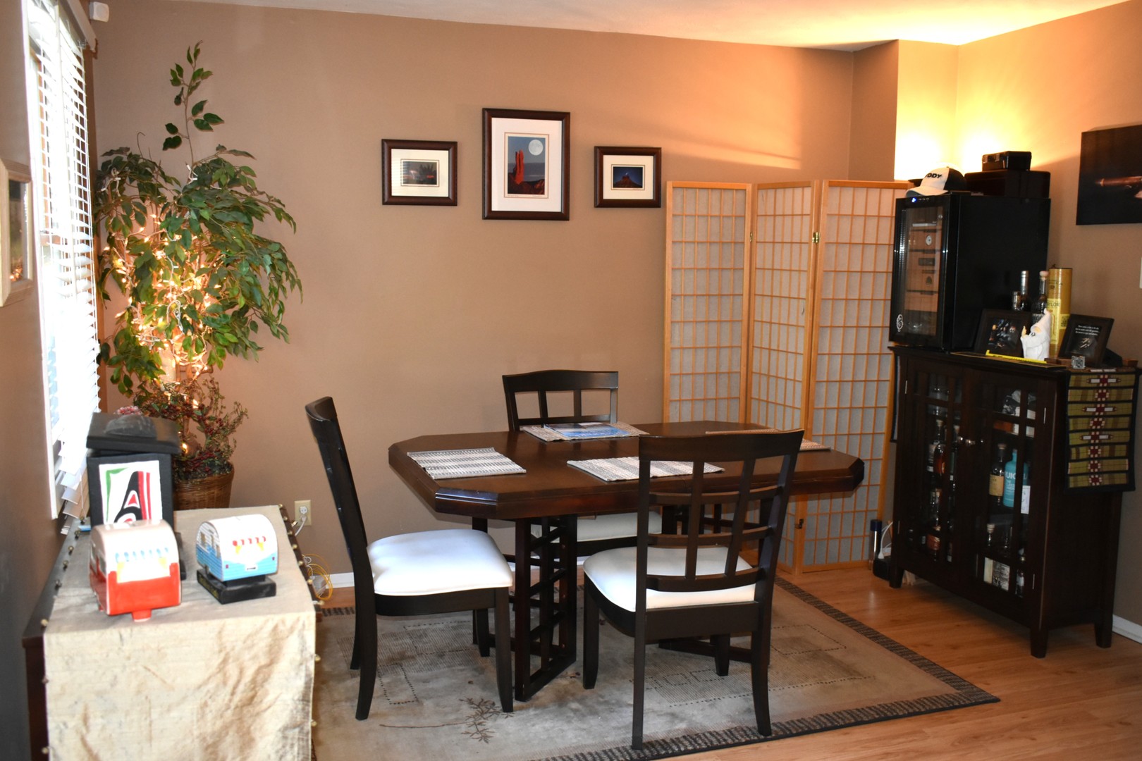 1316 S Hinshaw Avenue, Bloomington, IL 61701