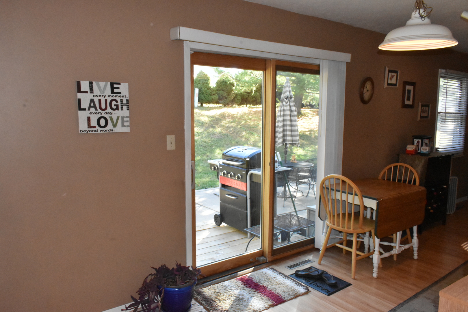 1316 S Hinshaw Avenue, Bloomington, IL 61701