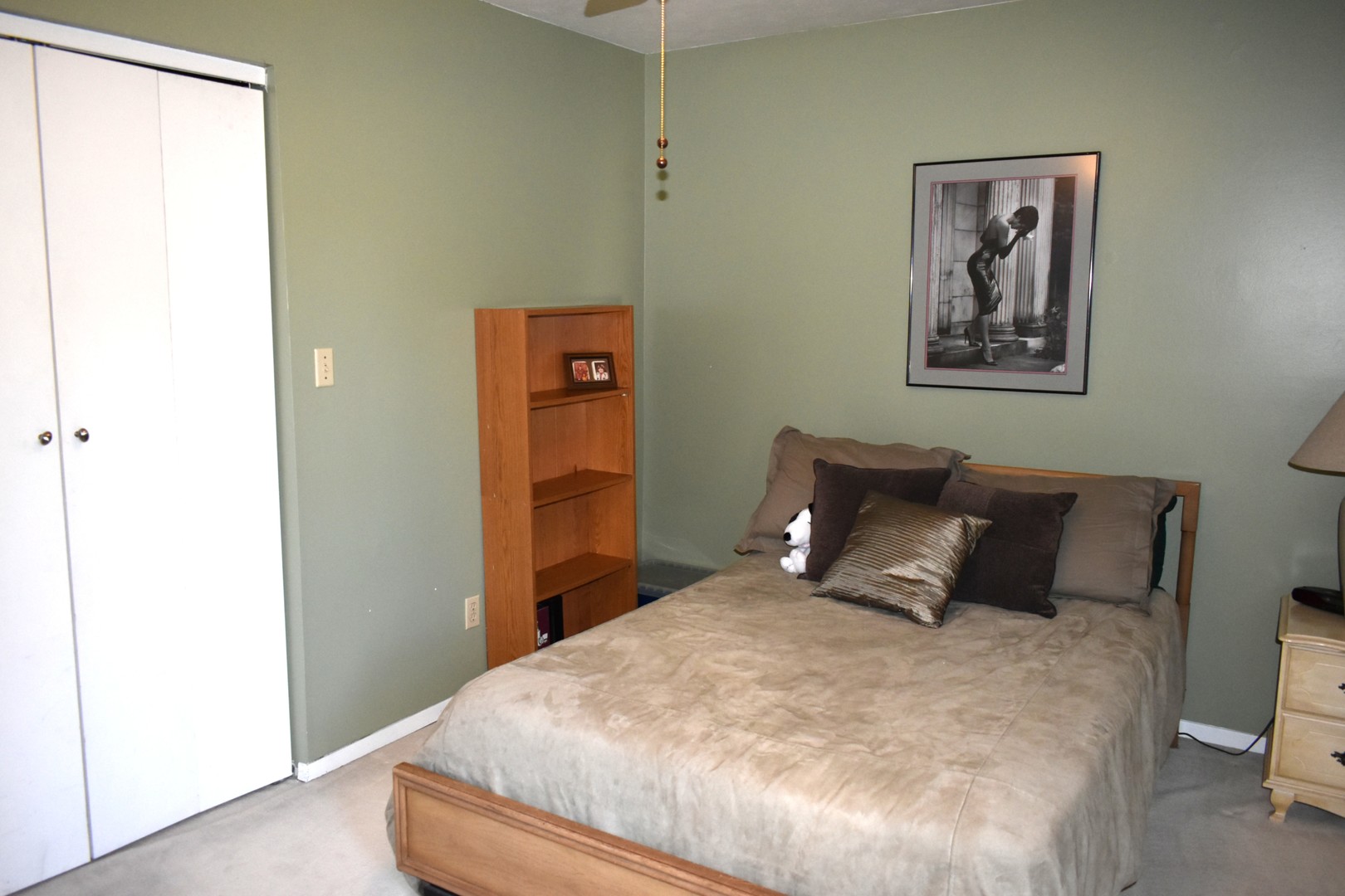 1316 S Hinshaw Avenue, Bloomington, IL 61701