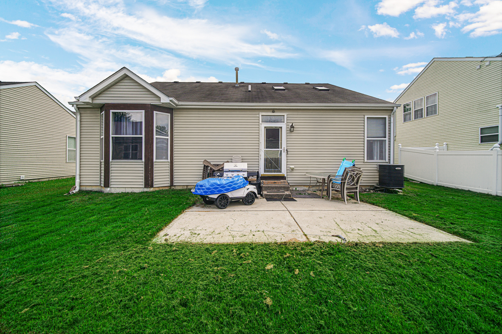 1819 Woodside Drive, Woodstock, IL 60098