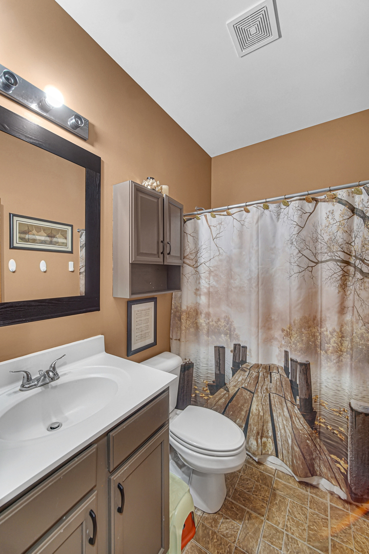 1819 Woodside Drive, Woodstock, IL 60098