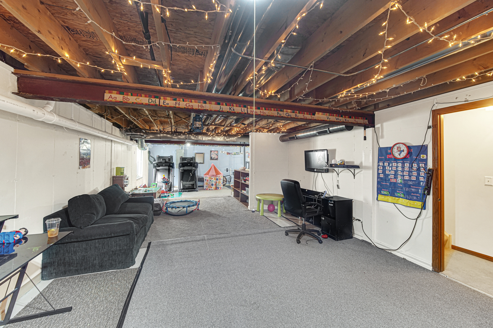 1819 Woodside Drive, Woodstock, IL 60098