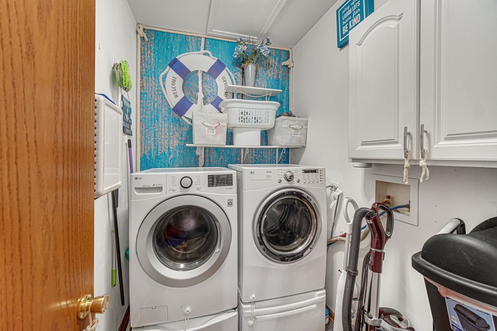 1819 Woodside Drive, Woodstock, IL 60098