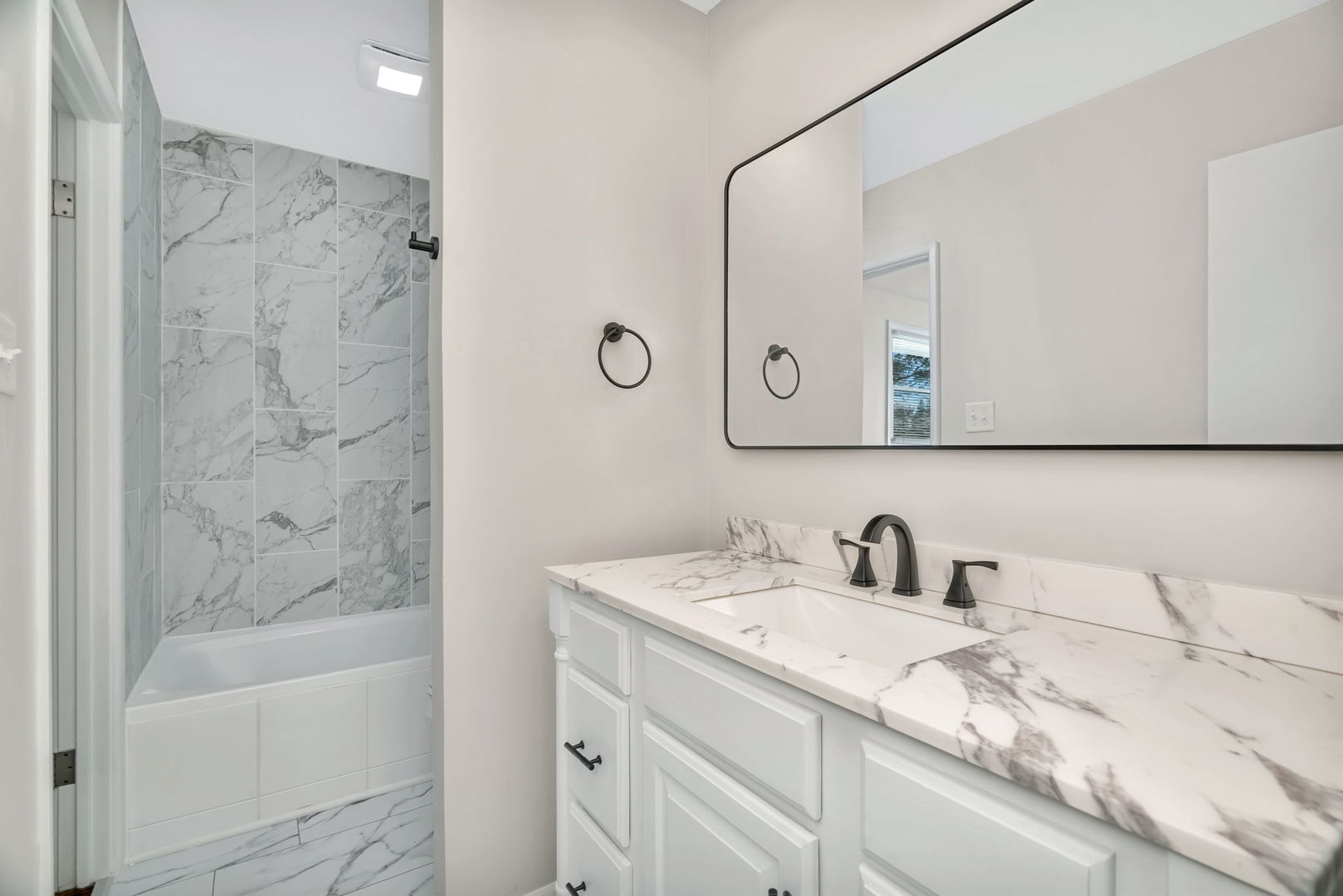 18900 Loras Lane, Country Club Hills, IL 60478