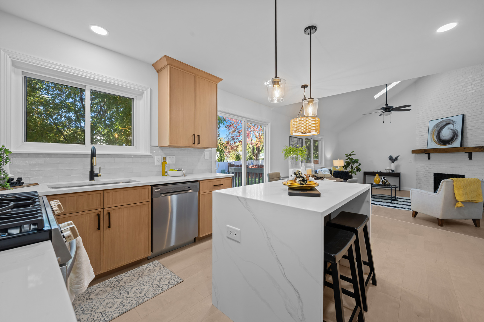 2301 Mecan Drive, Naperville, IL 60564