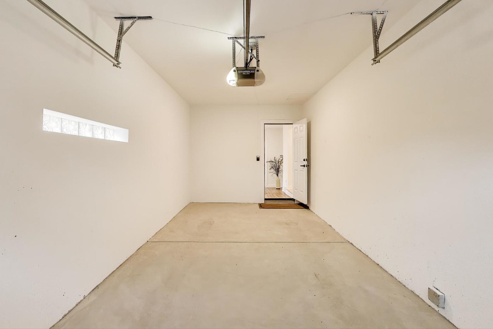 832 N Delphia Avenue, Park Ridge, IL 60068