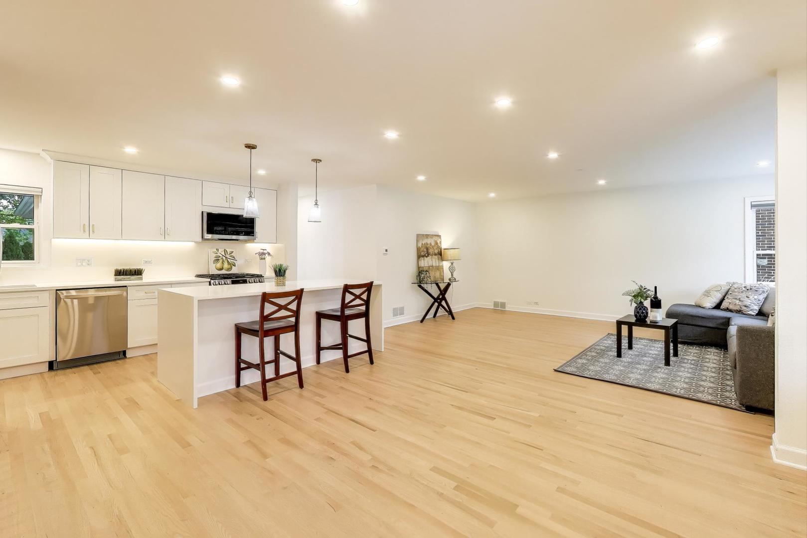 832 N Delphia Avenue, Park Ridge, IL 60068