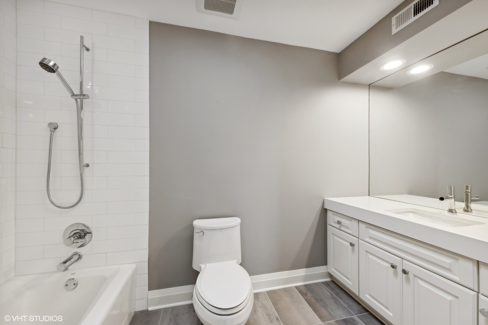 1604 Burr Ridge Club, Burr Ridge, IL 60527