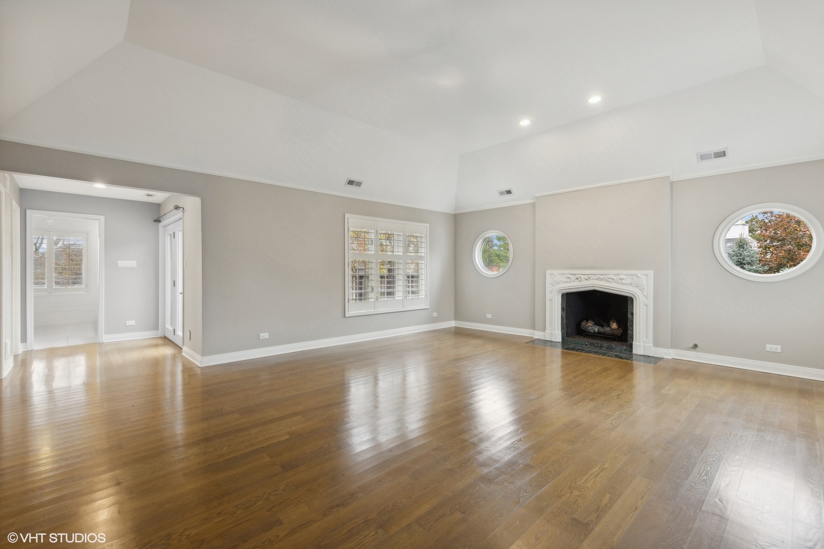 1604 Burr Ridge Club, Burr Ridge, IL 60527