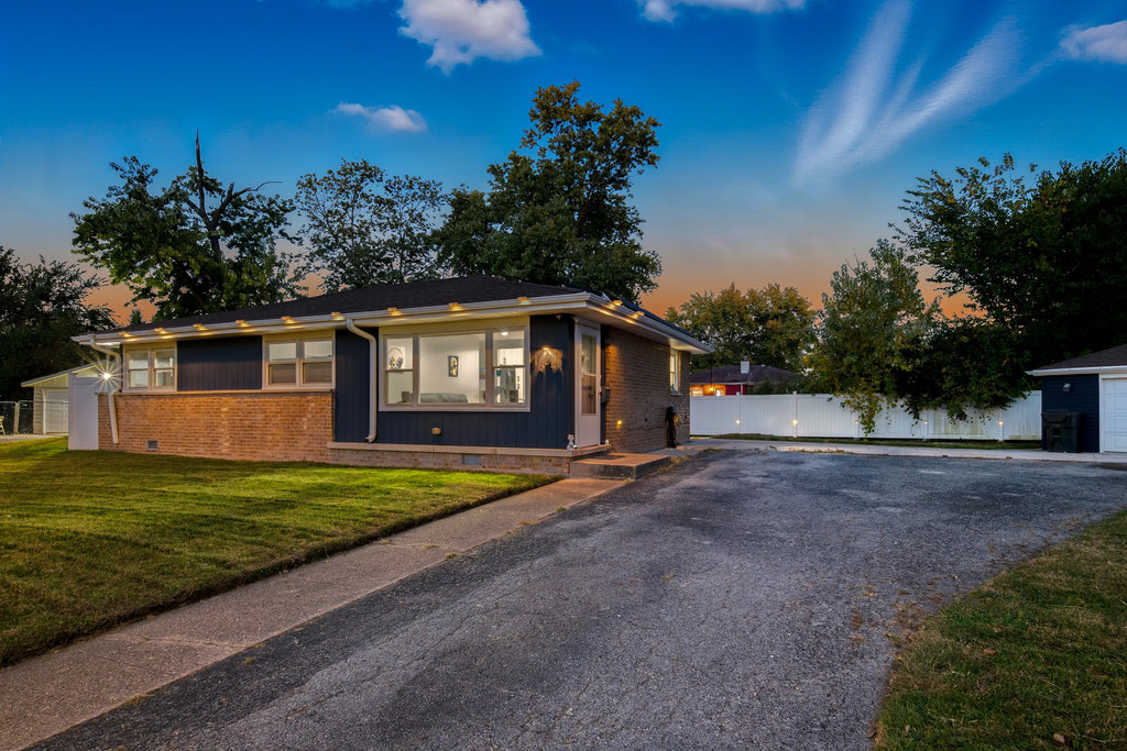 16047 Cambridge Court, Markham, IL 60428