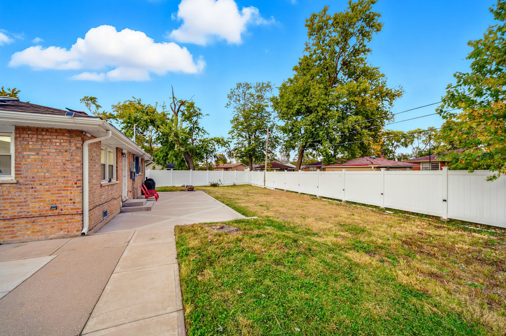 16047 Cambridge Court, Markham, IL 60428