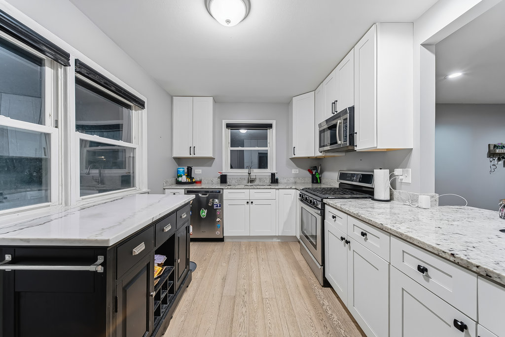 16047 Cambridge Court, Markham, IL 60428