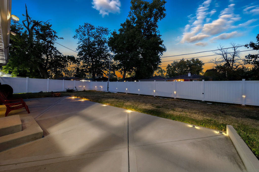 16047 Cambridge Court, Markham, IL 60428