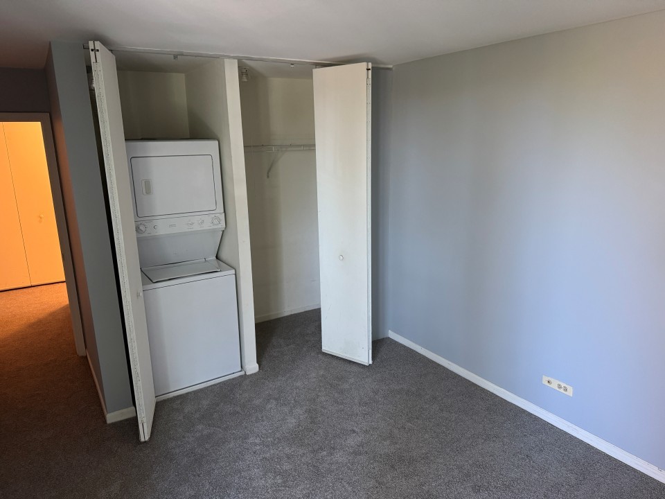 5950 Oakwood Drive #4C, Lisle, IL 60532