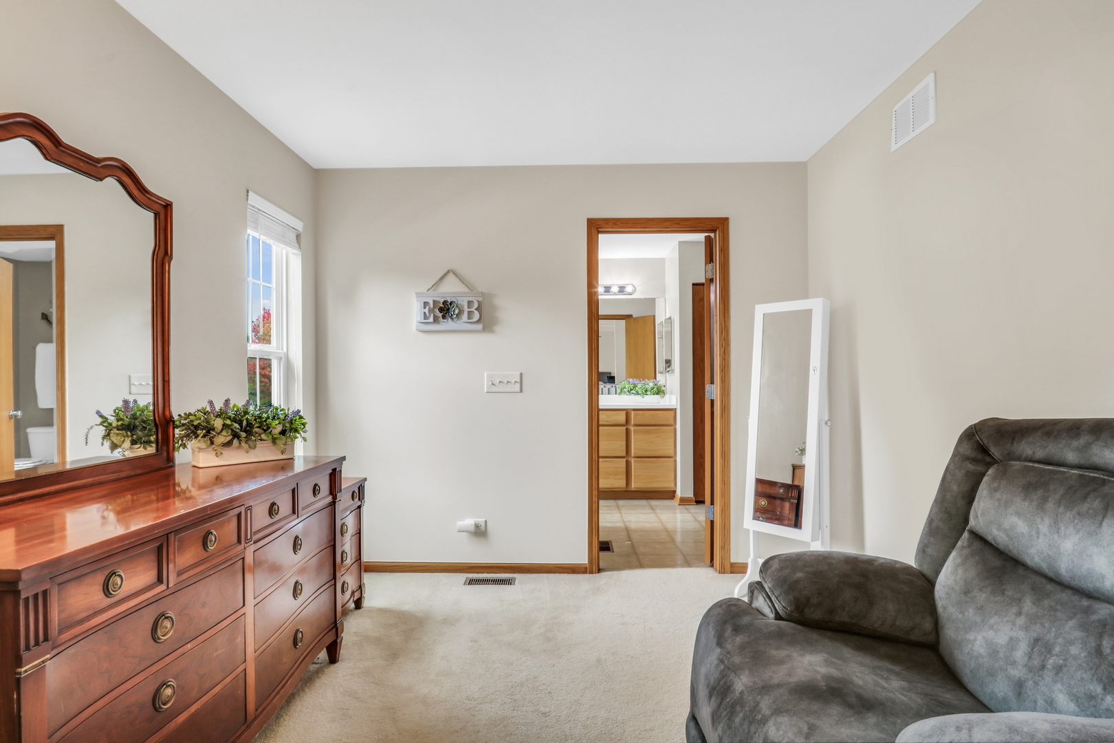 32111 N Great Plaines Avenue, Lakemoor, IL 60051