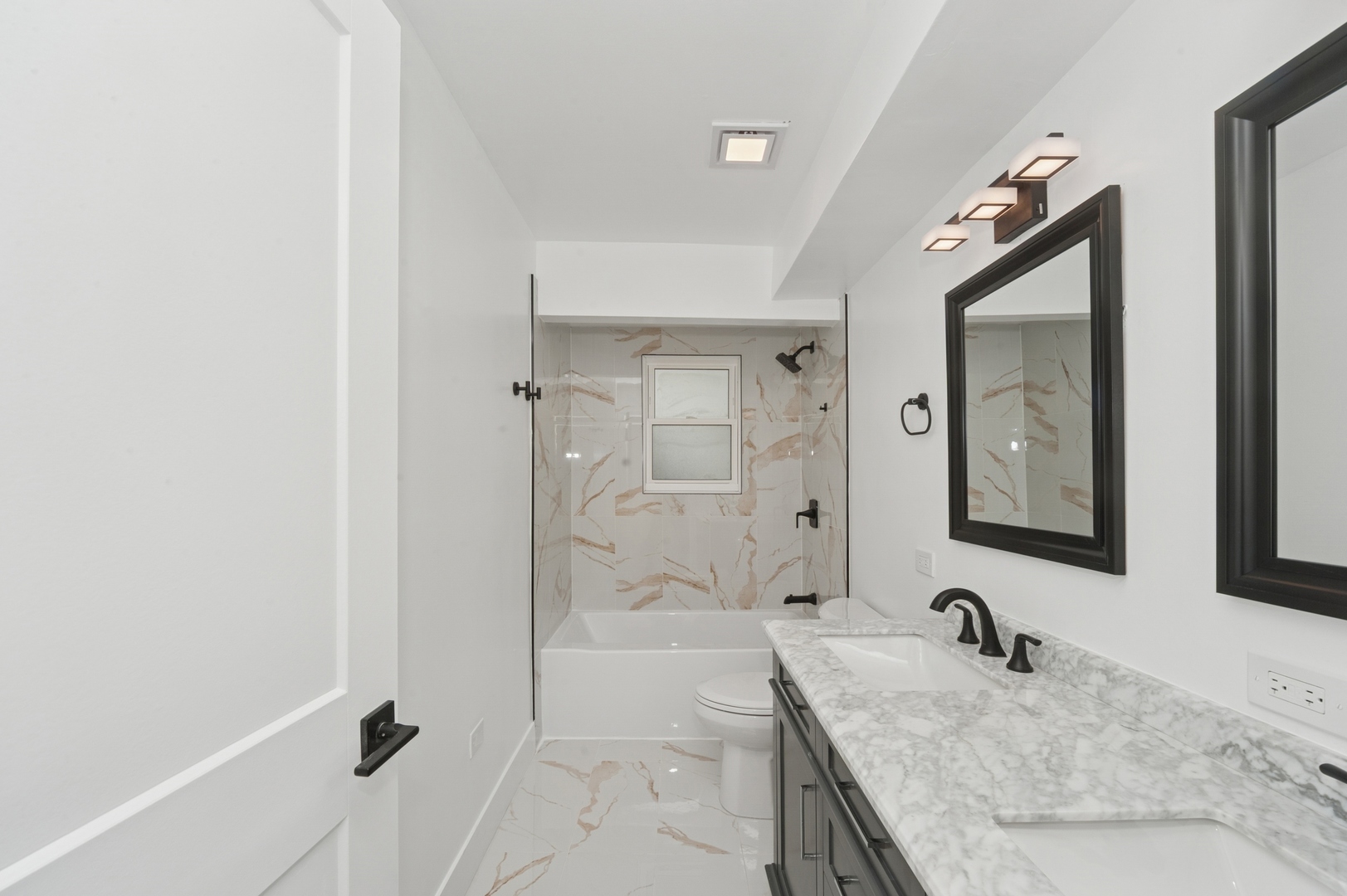 1037 Dodge Avenue, Evanston, IL 60202