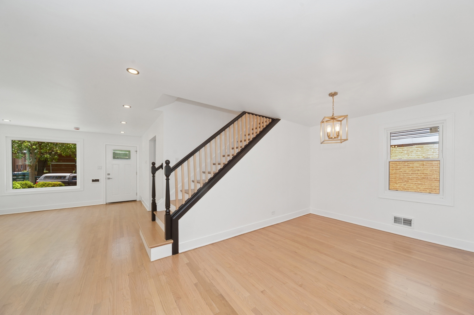 1037 Dodge Avenue, Evanston, IL 60202